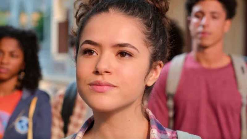 Netflix divulga o trailer da série De Volta aos com Maisa Silva e Camila Queiroz