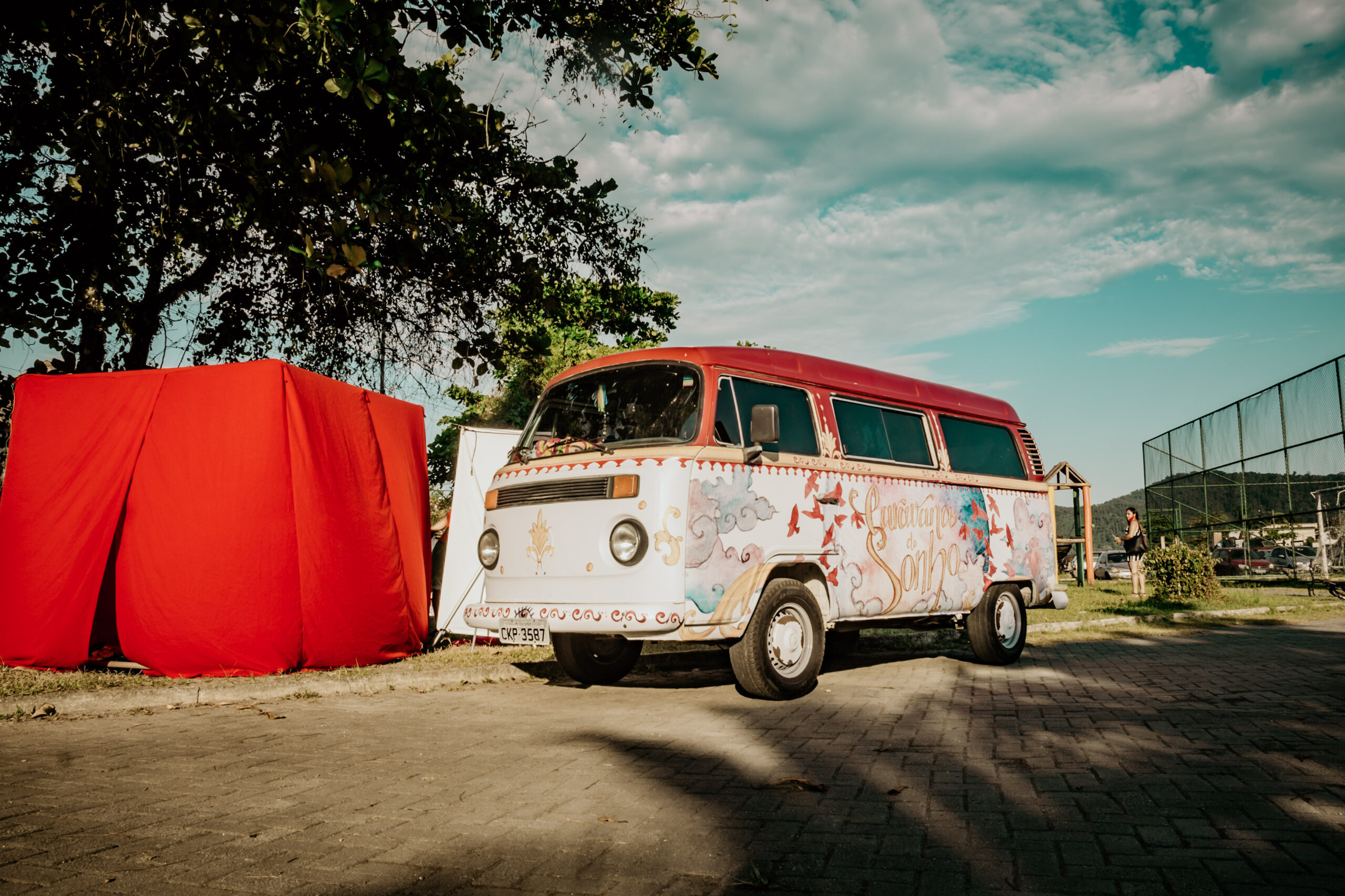 Caravana do Sonho leva oficinas e apresentações de teatro a cidades mineiras