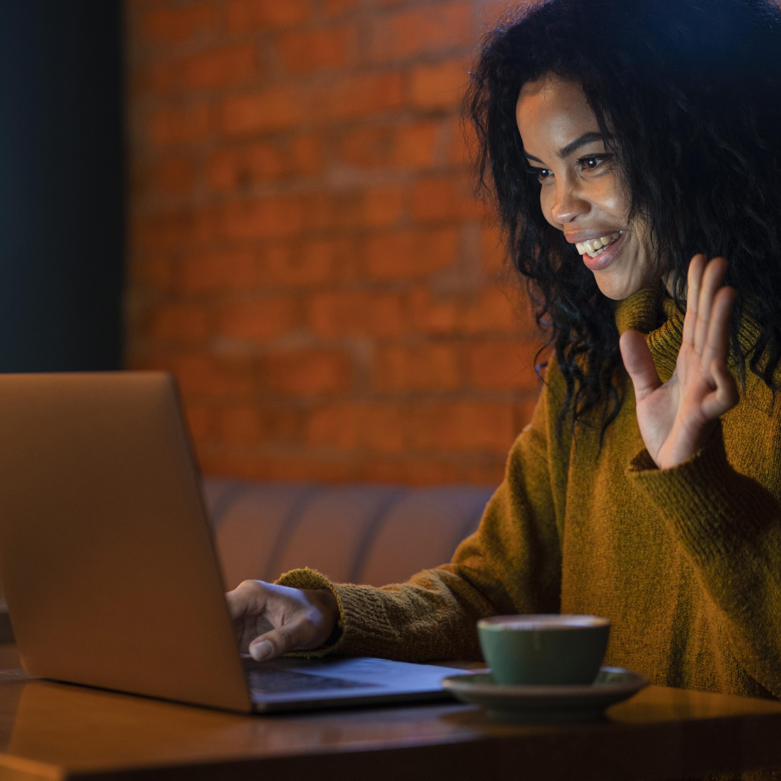 Faculdade oferece bootcamp de carreira internacional online e gratuito