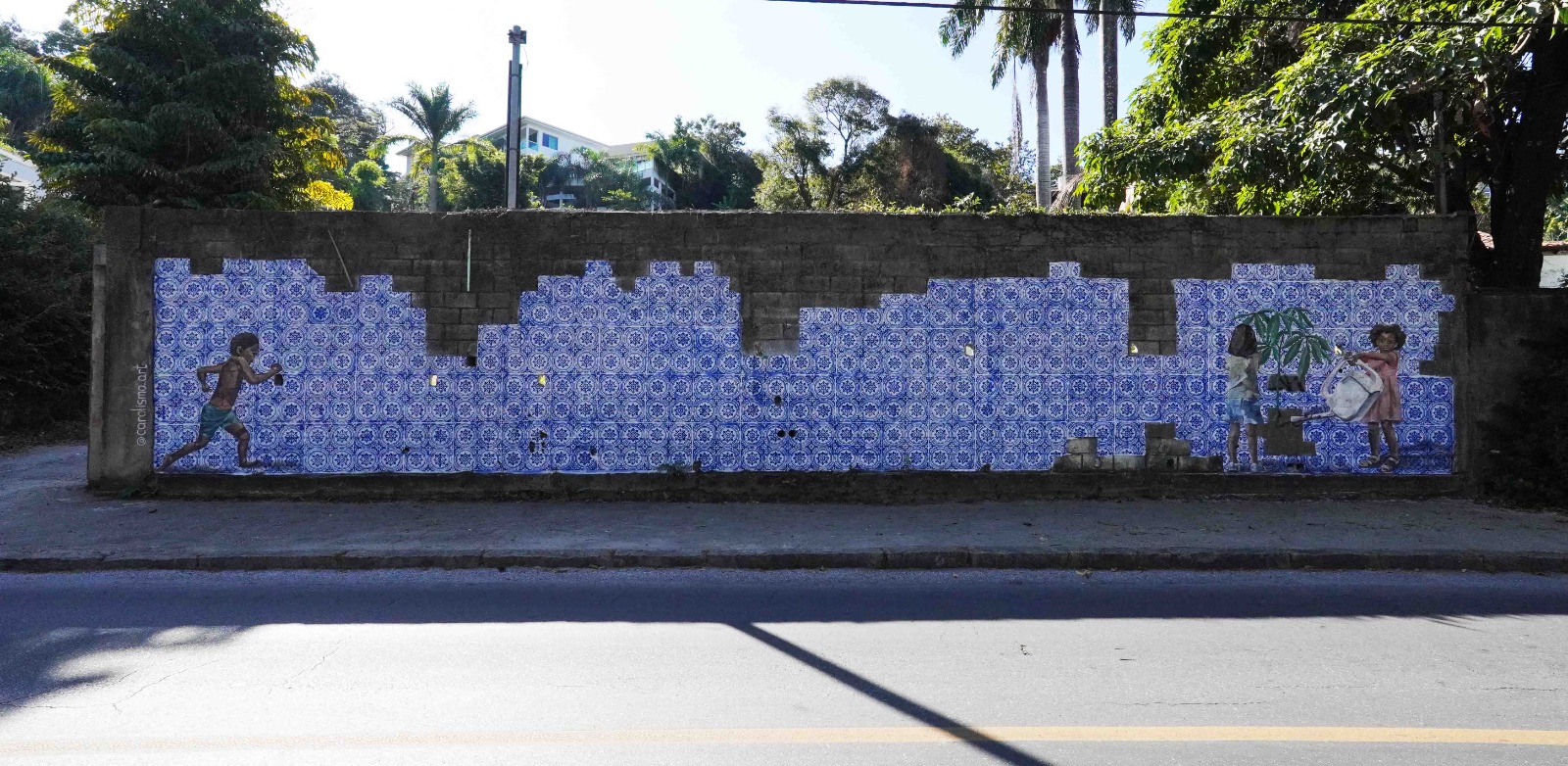 Arte em Cores estreia mural de 100m na Estação do Barreiro, em Belo Horizonte