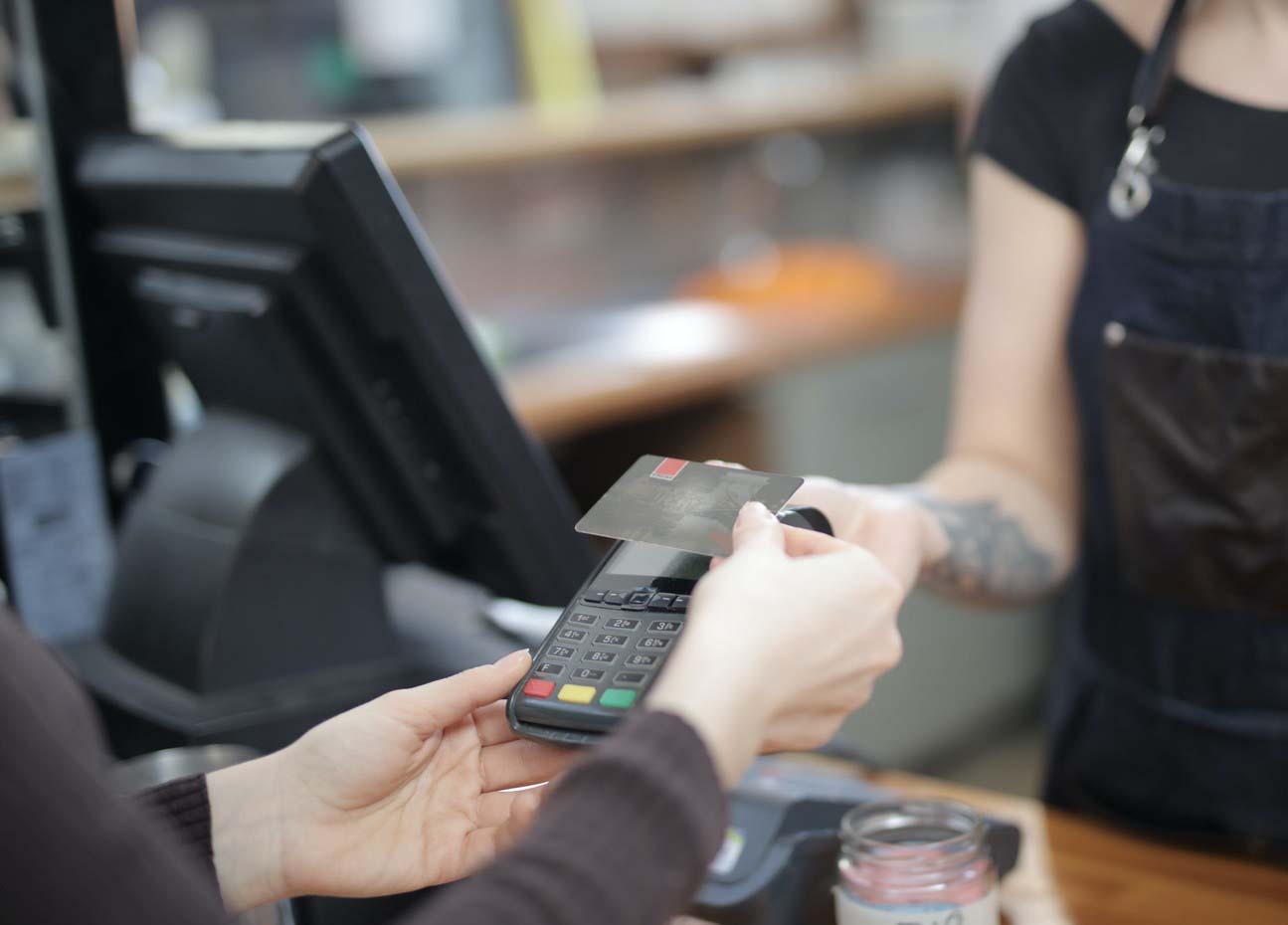 Uso do cartão de crédito requer cuidados redobrados nas compras de fim de ano